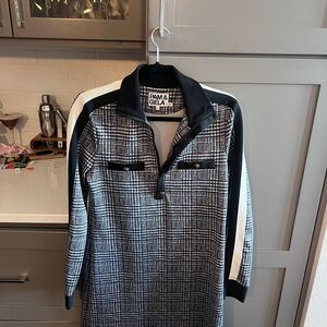 Pam & Gela Black and White Houndstooth Pullover